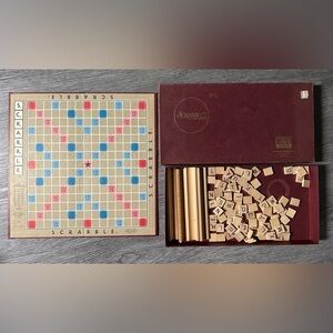 Classic Board Game - Brown and Red